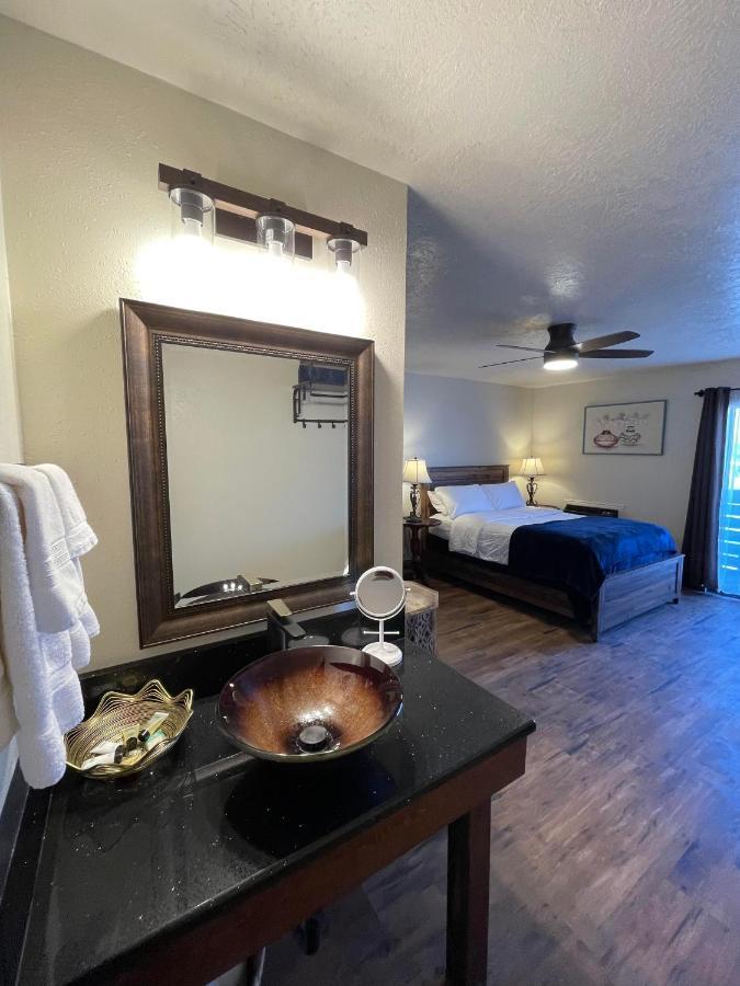 The Kanab Lodge Bagian luar foto